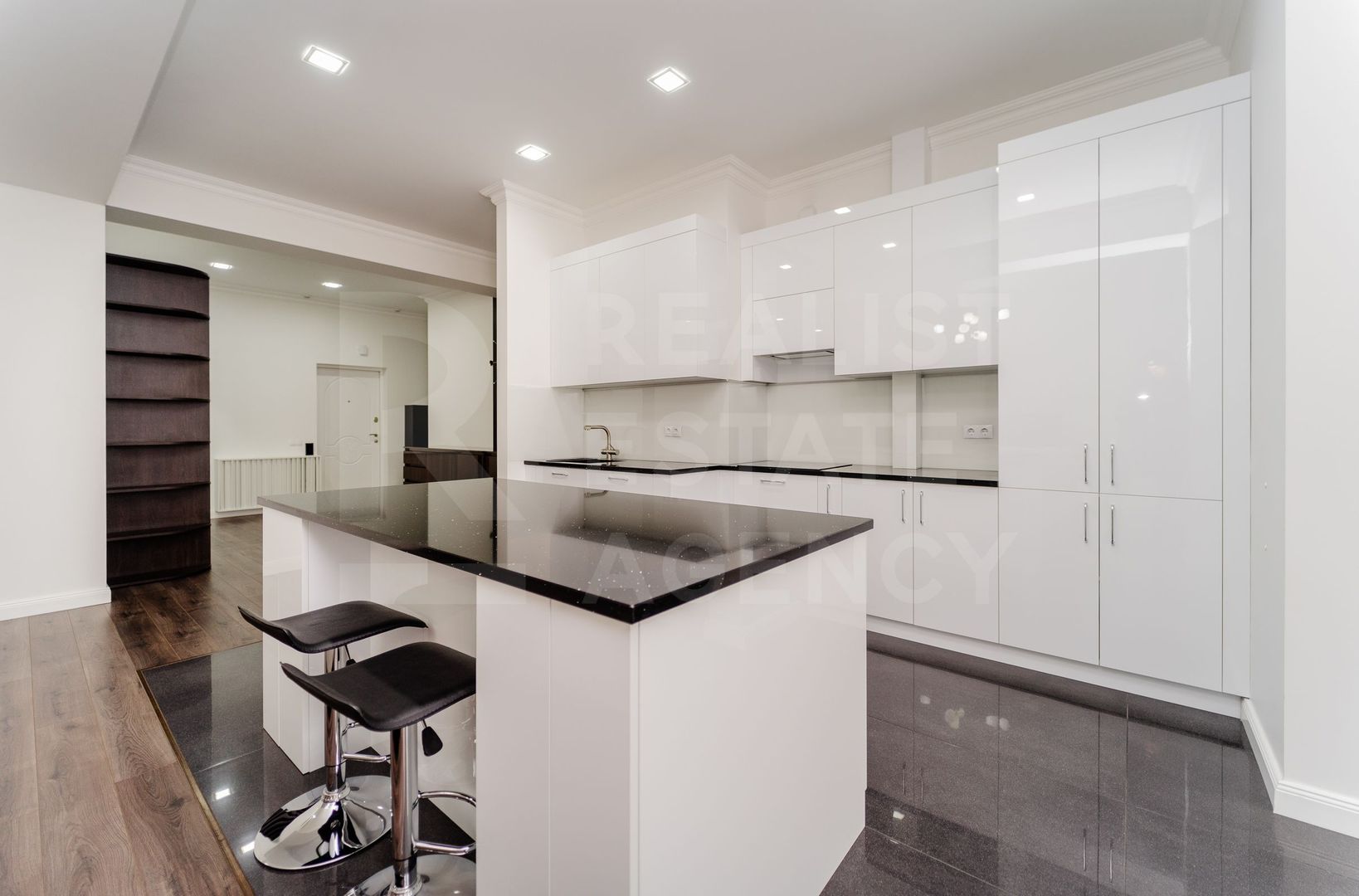 Chirie, apartament, 3 camere, strada Alexandru Bernardazzi, Centru - Poză 4