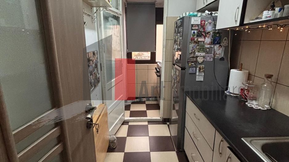 Vânzare apartament 3 camere Prelungirea Ferentari - Șc. 136 - Poză 2