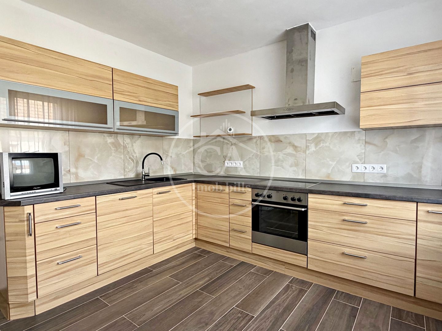Casa de închiriat cu 3 camere în zona Calea Clujului, Oradea - Poză 6