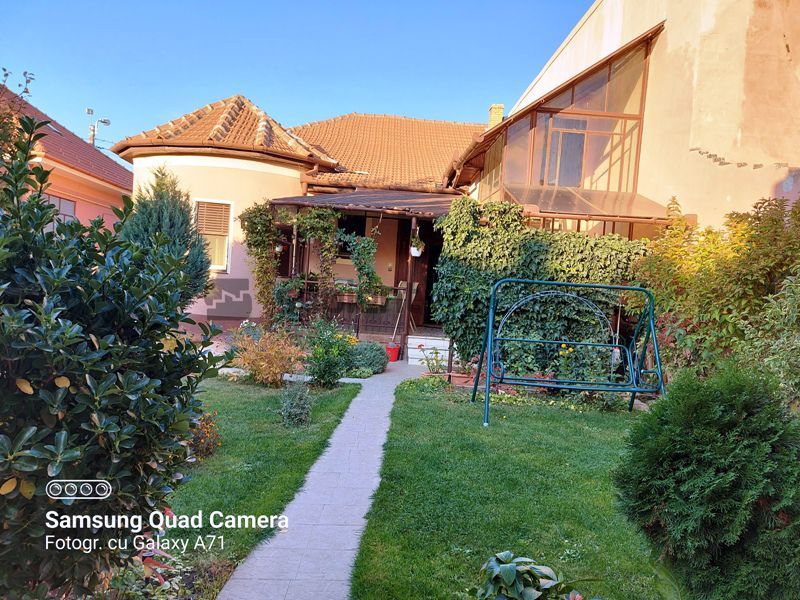 Casa cu 4 camere in zona Armatei Romane - Poză 1