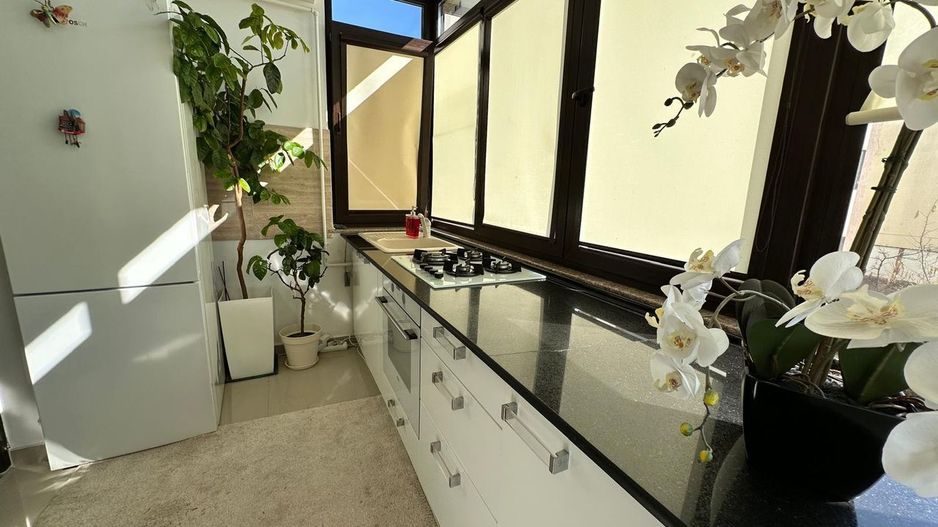 De vanzare Apartament 3 camere modern  Drumul Taberei metrou - Poză 9