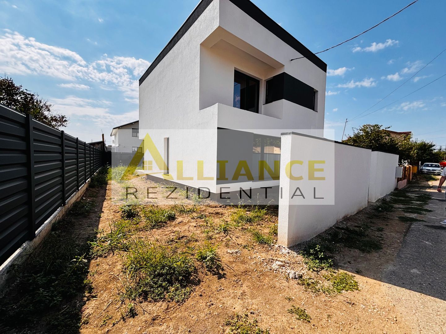 Casă modernă de vânzare – 4 camere, 350 mp teren - Poză 1