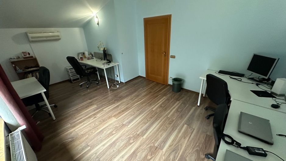 Casă / Vilă cu 6 camere în zona  Calea Aradului - Poză 38