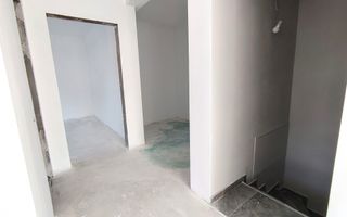 Casa cu garaj, pivnita, curte mare - Poză 15