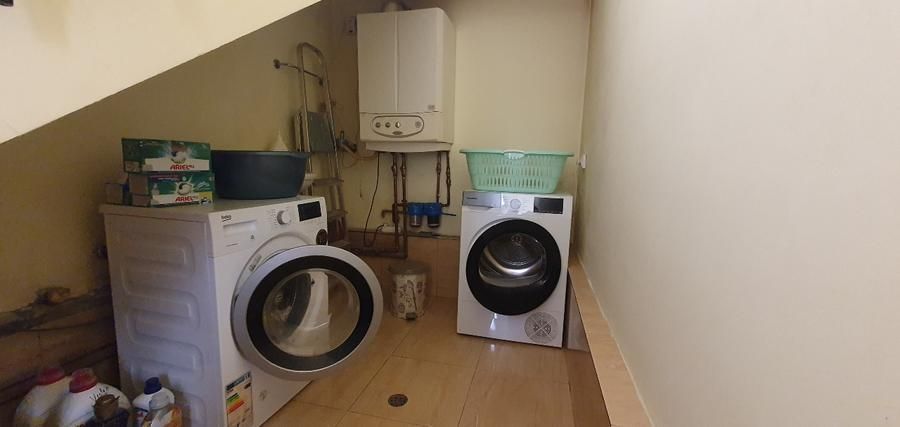 Casa spațioasă  P+1E,526 mp teren-strada liniștită. - Poză 23