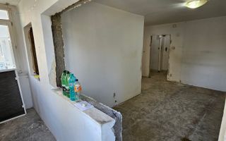 Garsonieră | 34 mp | Etaj 2| An constructie 1978/Metrou la 5 minute - Poză 8