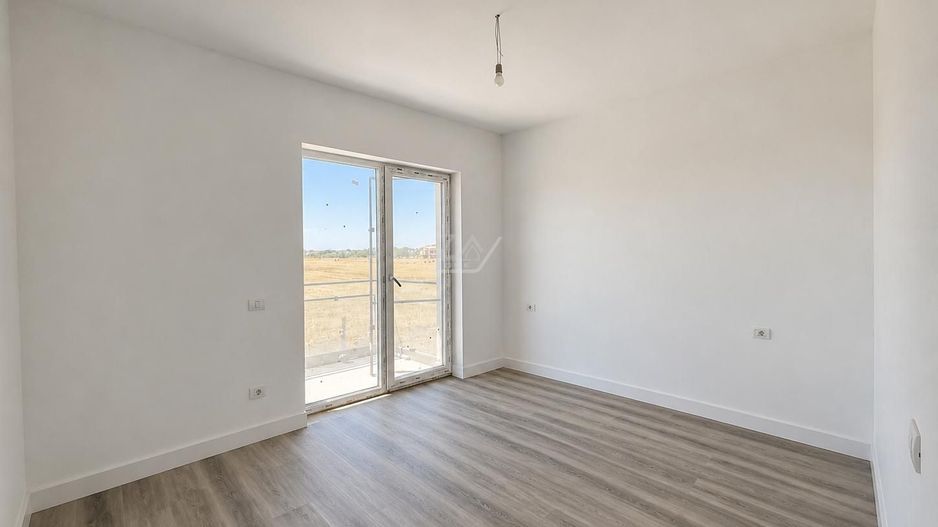 Bloc nou. Apartament cu 3 camere spations. 2 Bai. Etaj 1 - Poză 4
