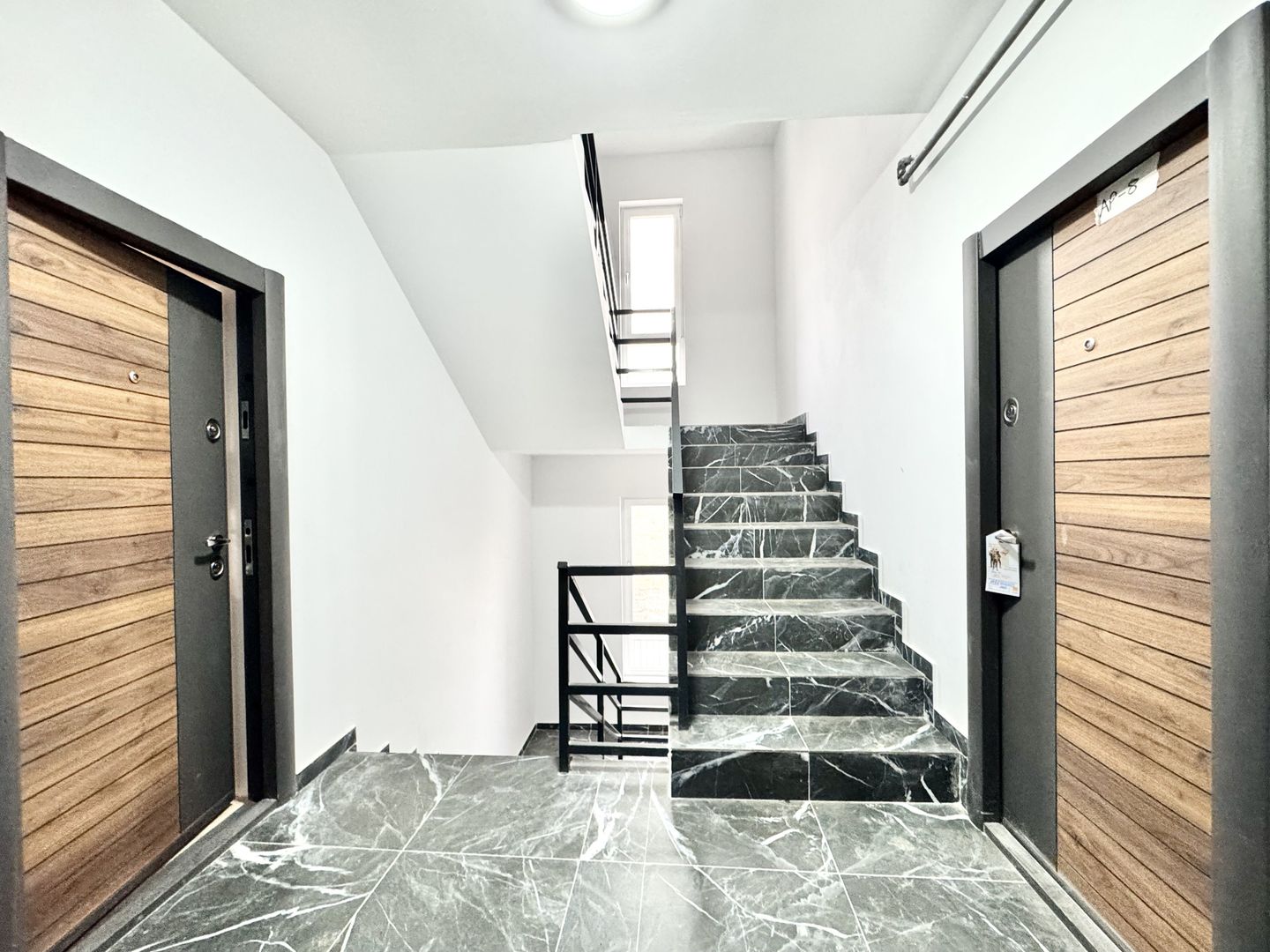 Luminos și modern: Apartament cu 3 camere în Braytim - Poză 23