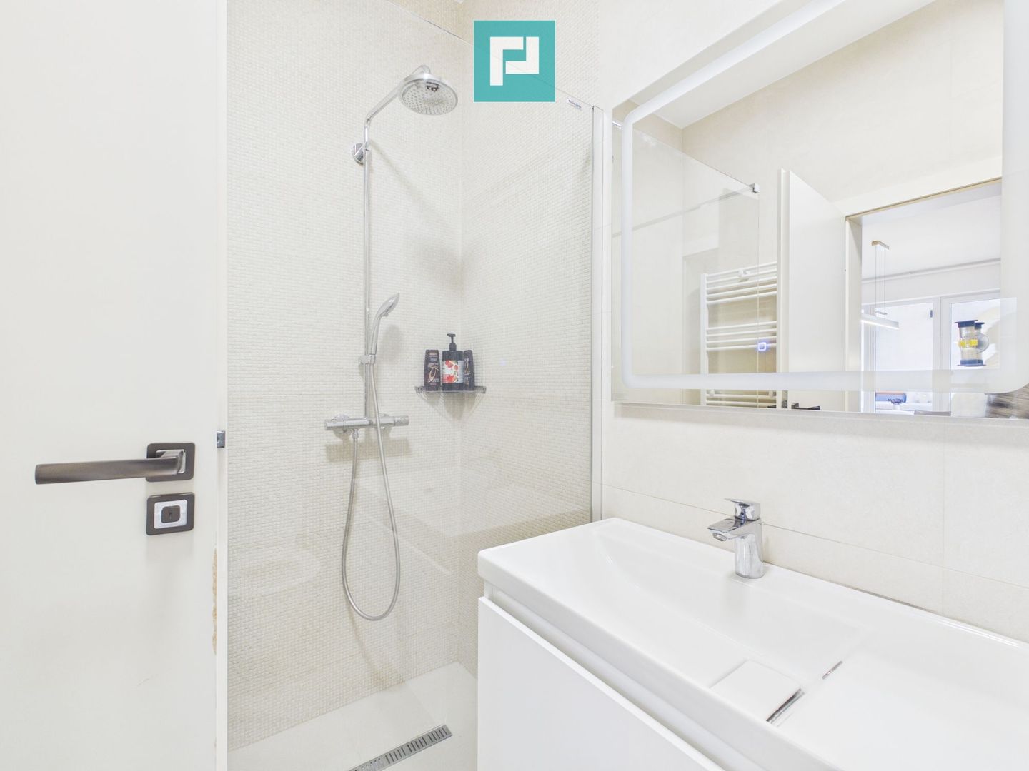 Penthouse exclusivist 3 camere | Terasă 35 mp - Poză 6