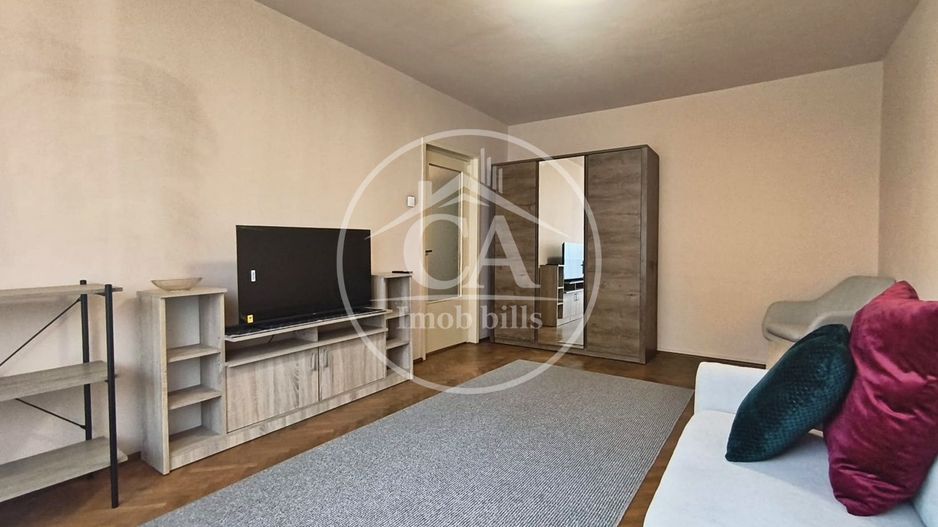 Apartament de vanzare cu 3 camere  in zona Centrala, Oradea - Poză 3