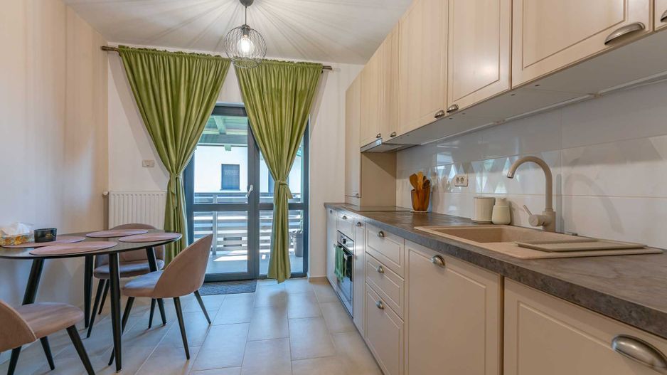 Locuință modernă cu loc de parcare, disponibilă în Sânpetru Residence - Poză 9