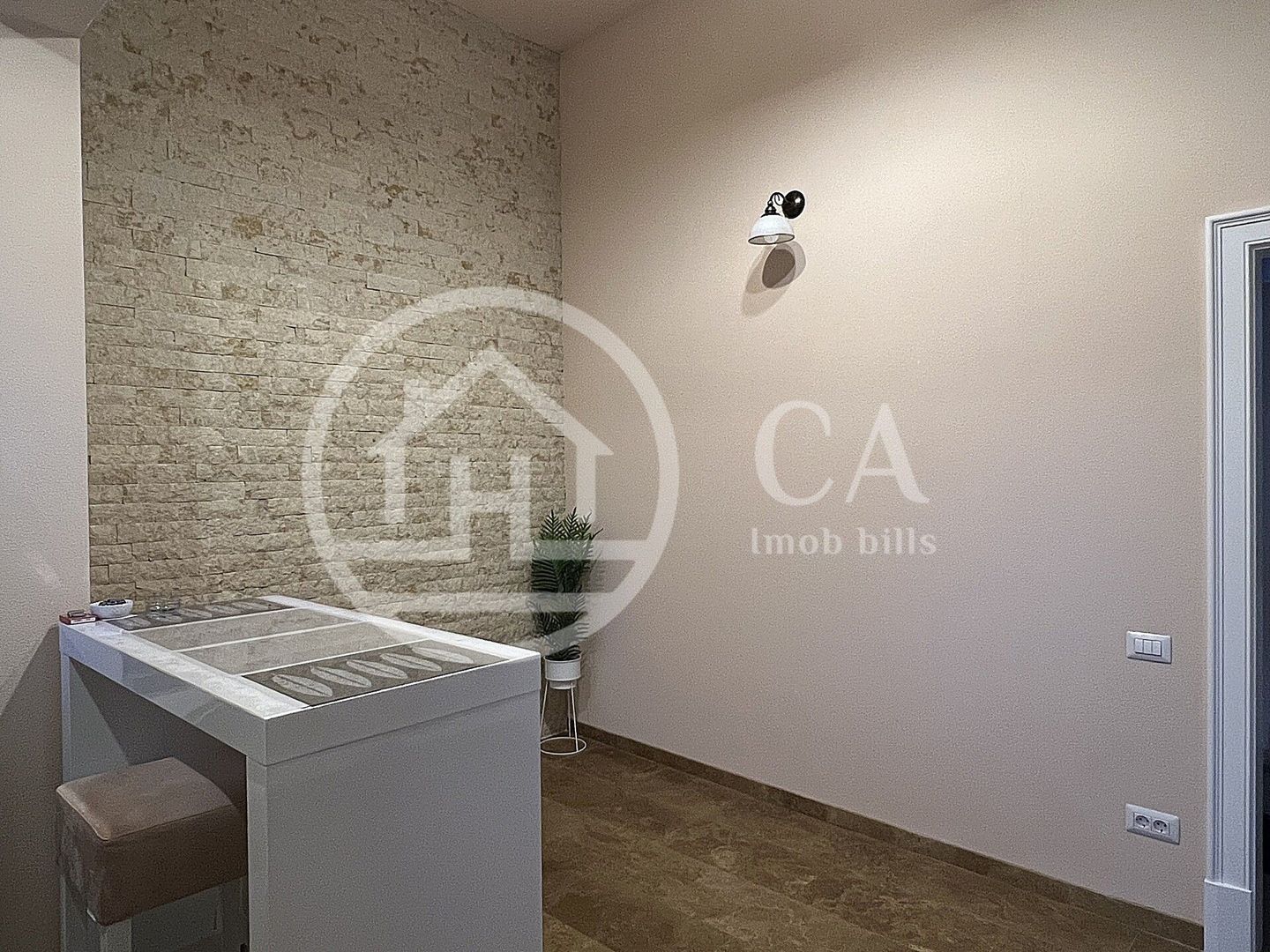 Apartament cu 2 camere de vanzare Ultracentral Oradea - Poză 3