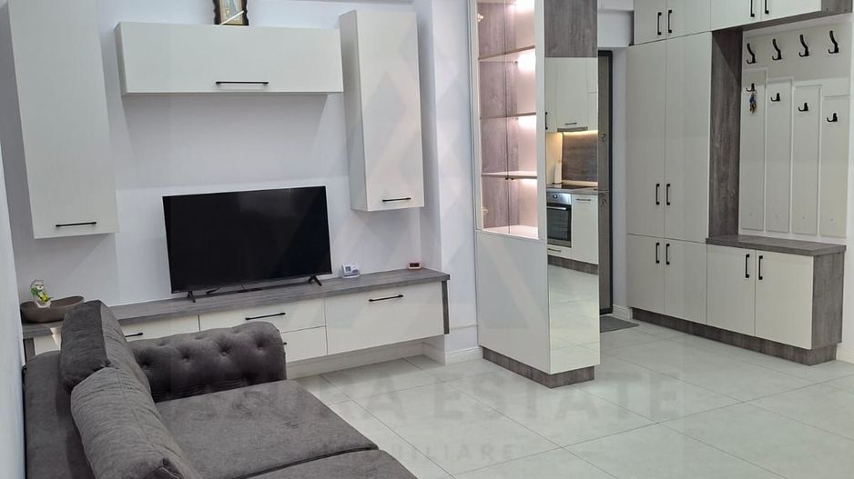 Penthouse cu terasa generoasa 53 mp prima inchiriere Calea Surii Mici - Poză 1