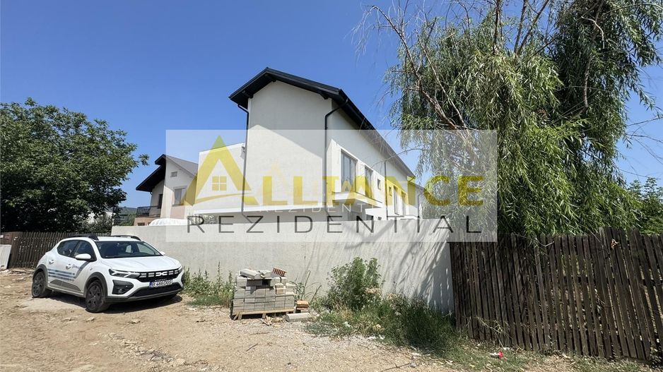 Vila tip DUPLEX  5 camere- 4 bai curte 250 MP - Poză 1