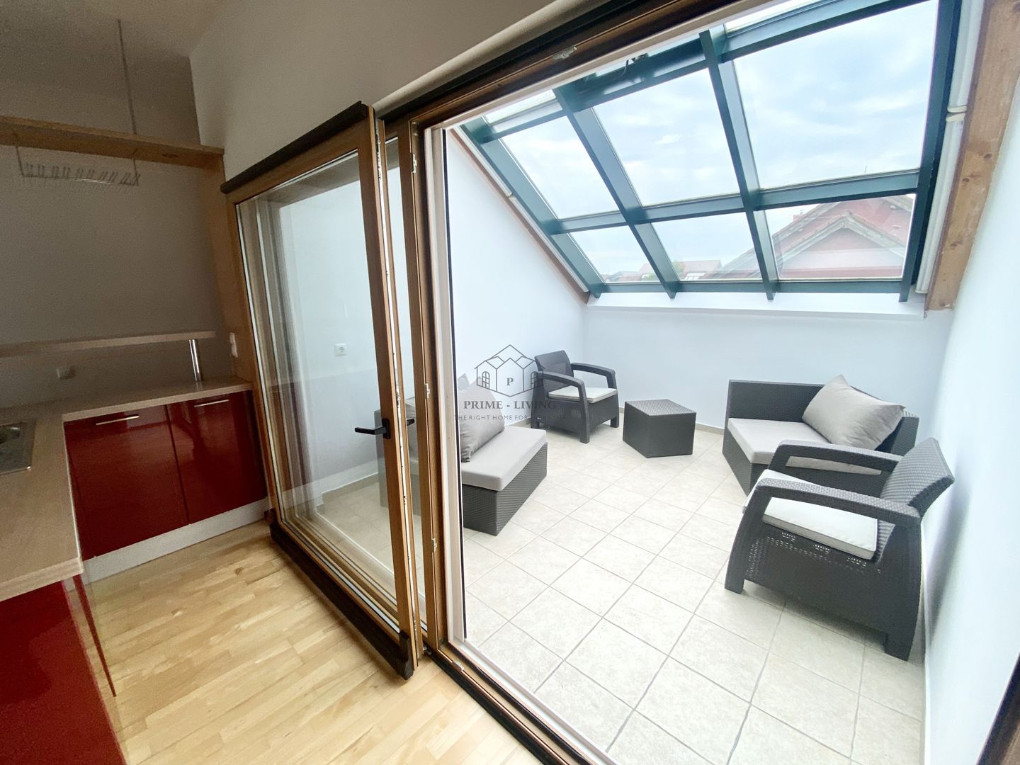 VILA CU 7 CAMERE IN COMPLEX REZIDENTIAL IN IANCU NICOLAE - Poză 16