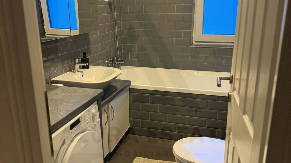 Apartament 4 camere 117 mp utili 2 bai si parcare privata in Selimbar - Poză 7