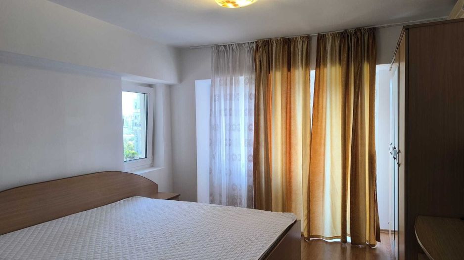 De Închiriat 2 Camere, Bd. Unirii,  3 Balcoane, Loc de Parcare - Poză 3
