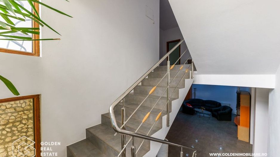 Oportunitate de investiție, vila pretabila pentru  afacere de familie - Poză 30