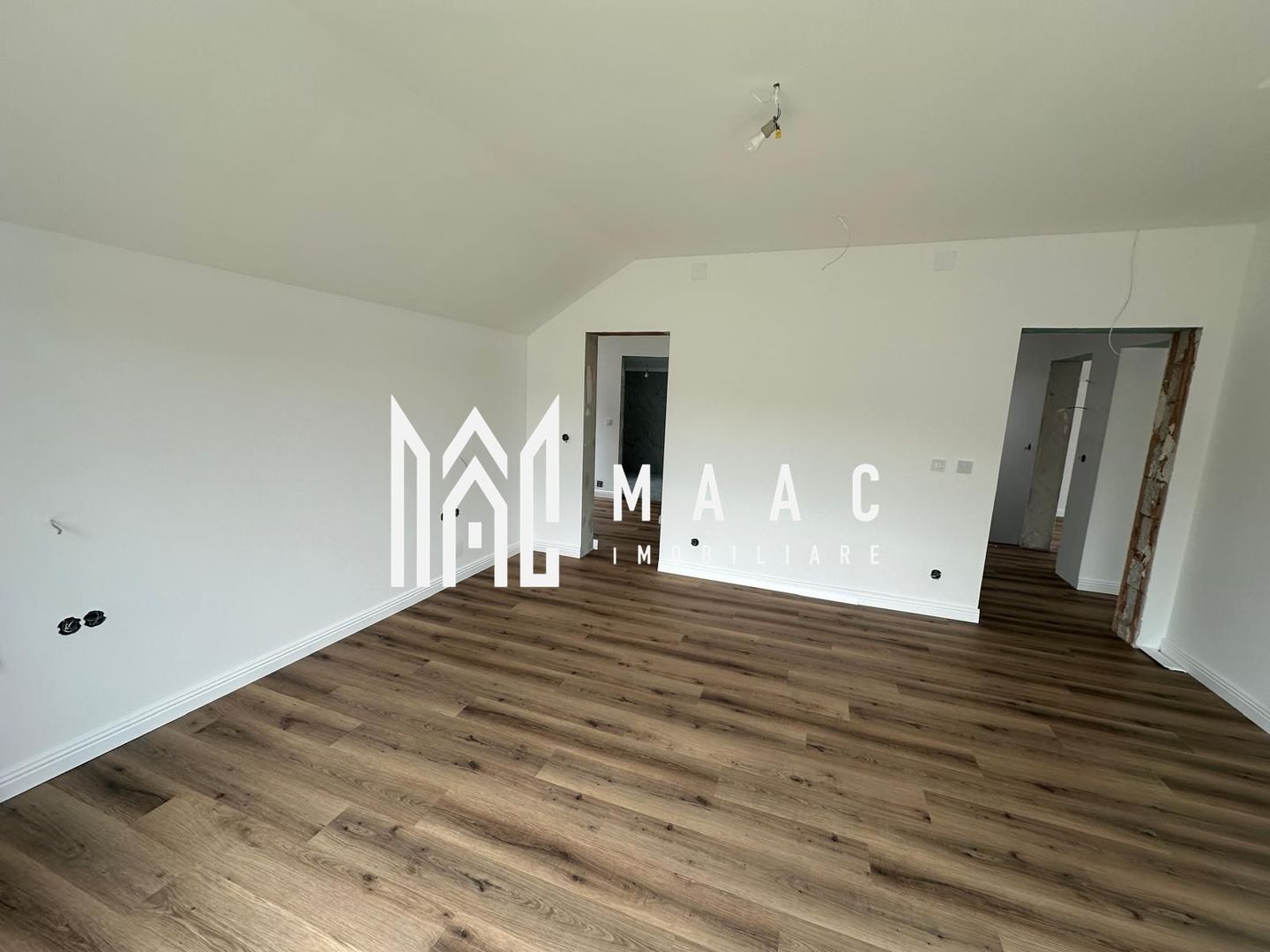 Casa moderna | 5 Camere | 245 MPU | Cisnadie - Poză 18
