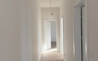 Bloc Nou. Gradina proprie de 103 mp si 2 locuri de parcare inscrise in CF. - Poză 5