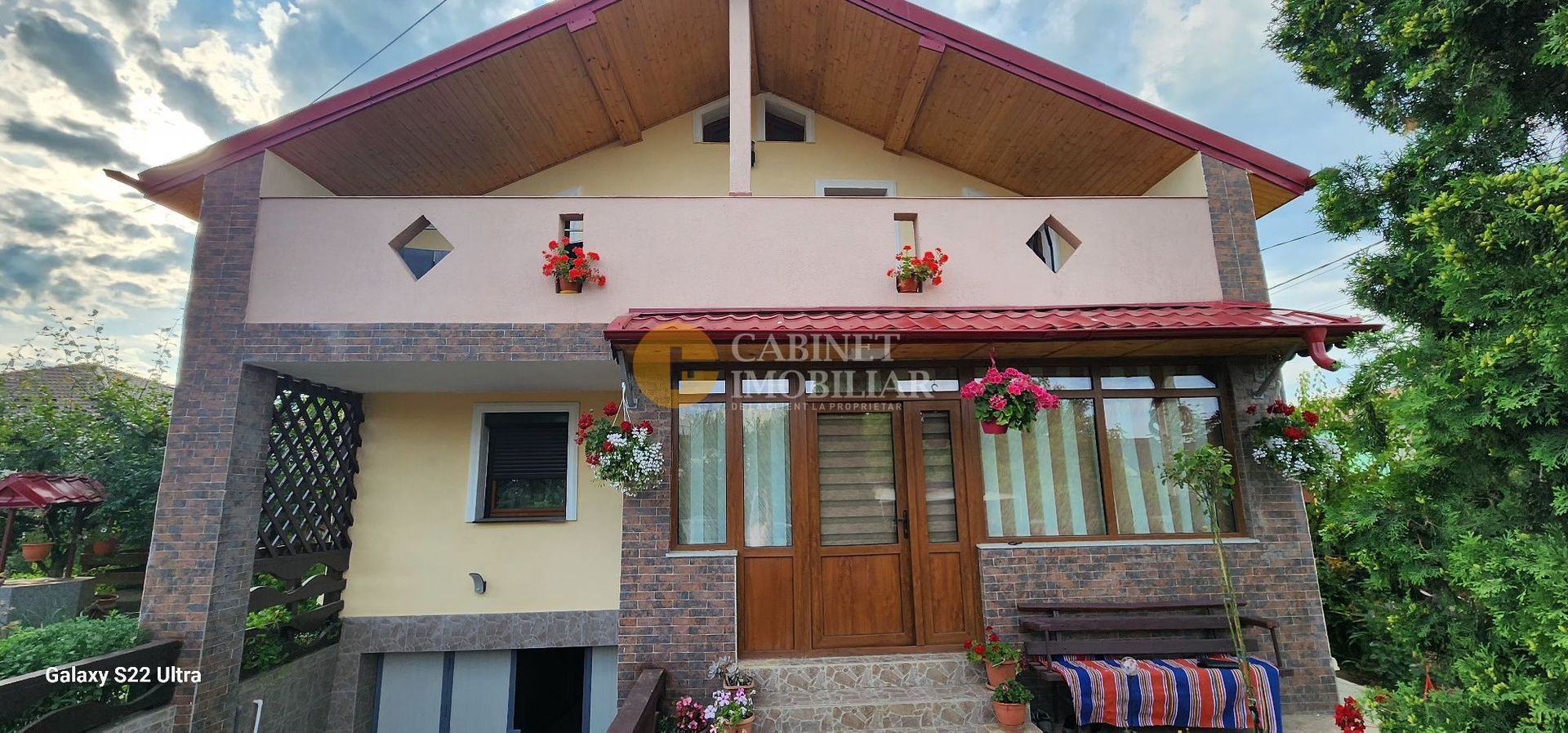 Casa de vânzare Valea Adanca, 4 camere,  zonă principala, Toate utilit - Poză 1