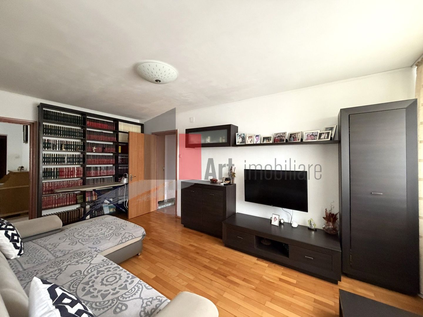 Apartament 4 camere zona Aparatorii Patriei\Berceni - Poză 2