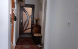 Apartament cu 3 camere de vanzare - Poză 3