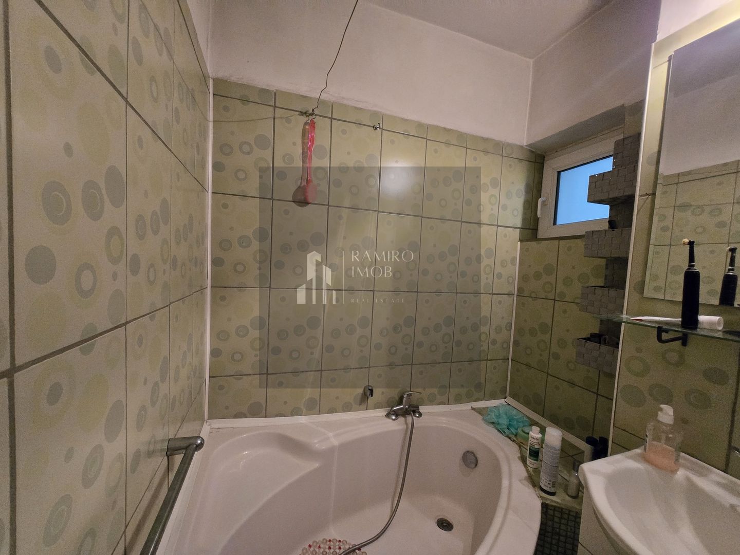 Ap 3 camere 70m -decomandat -etaj 2 -centrala -STB Vadul Nou /Sector 5 - Poză 9