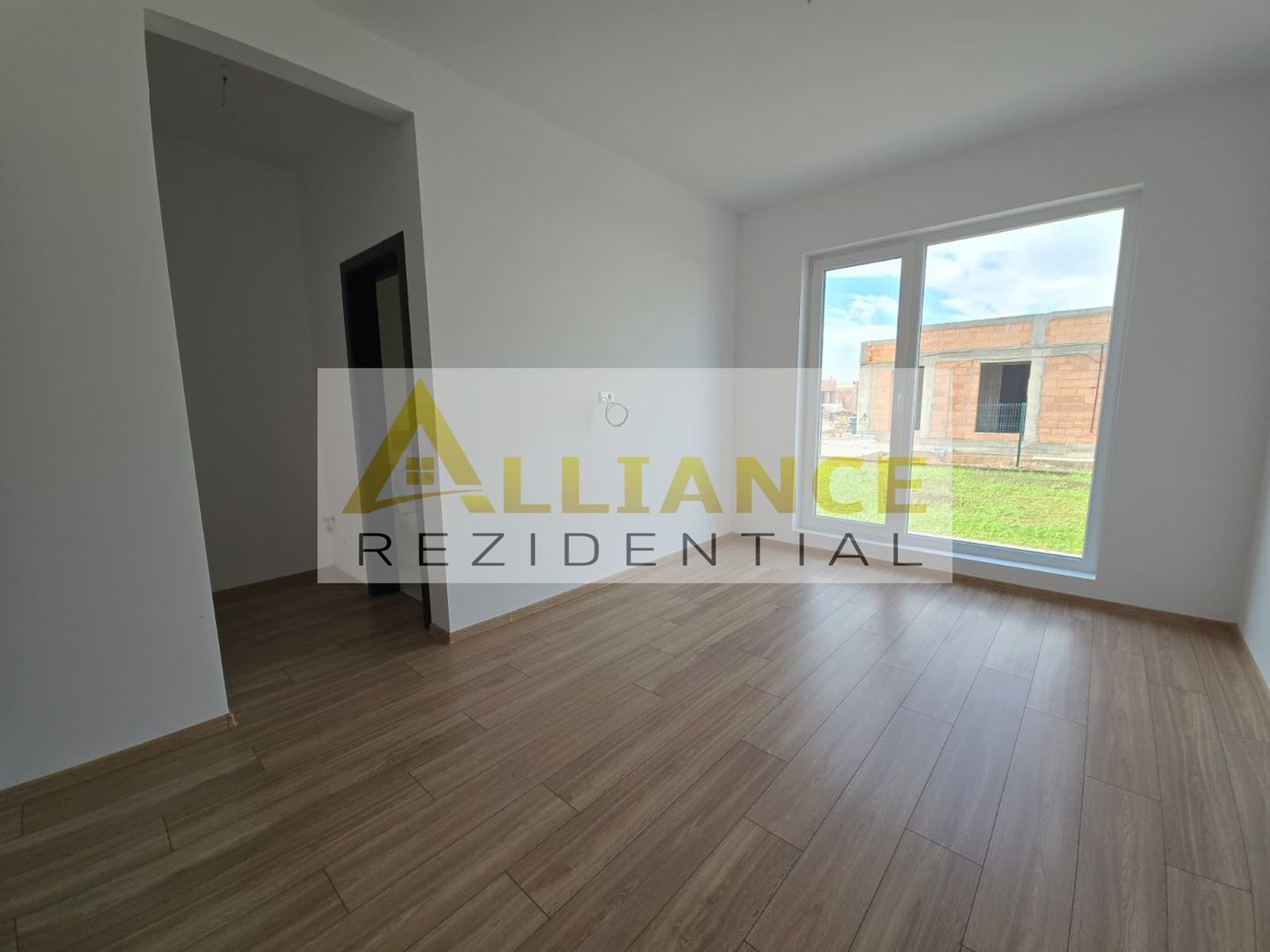 Casa 4 Camere | 200 M de Blv. | Curte amenajata - Poză 11