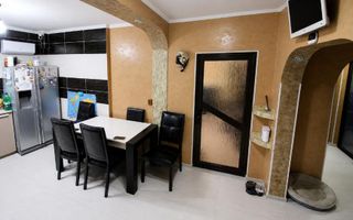 Vanzare apartament 3 camere, Micro 17, 70 mp, 99.000 EURO - Poză 4