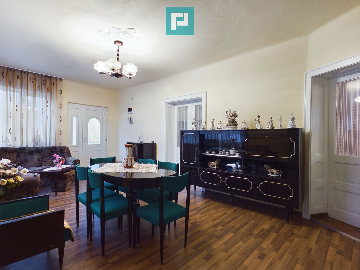 Casă pitorească în județul Arad - Poză 9