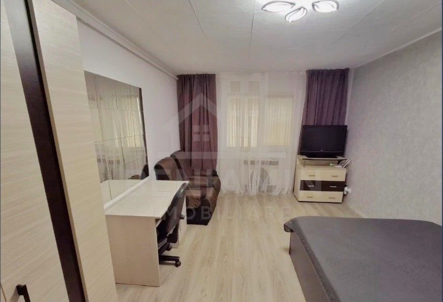 Garsoniera-24mp-Parter-Mobilata-Utilata-Zona Tractorul-Brasov - Poză 3