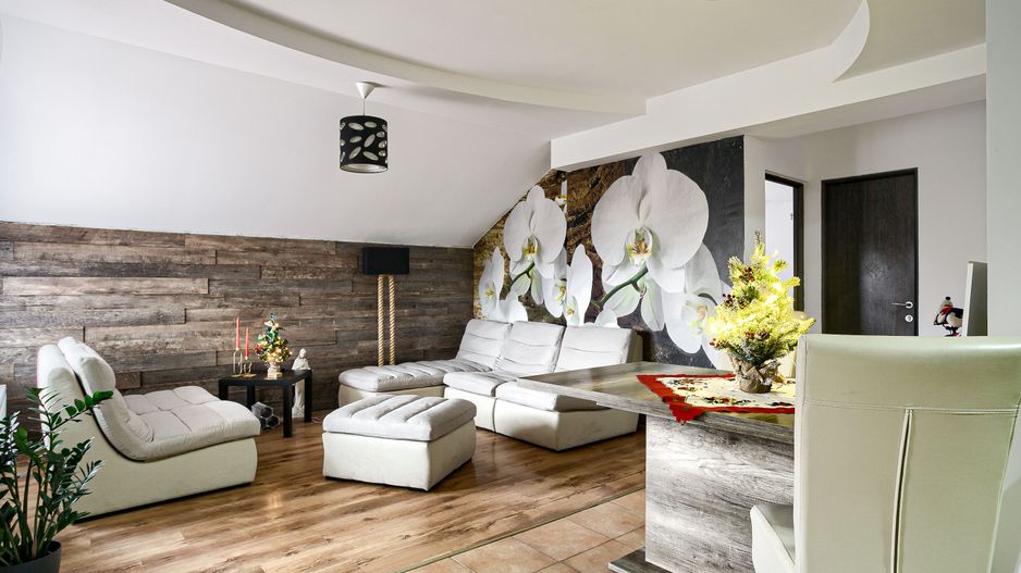 PROPRIETATE VÂNDUTĂ Apartament tip Penthouse în spate la Ziridava - Poză 2