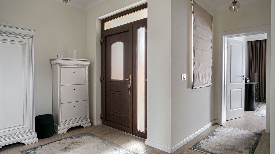 Vilă elegantă de închiriat în Subcetate - Poză 3