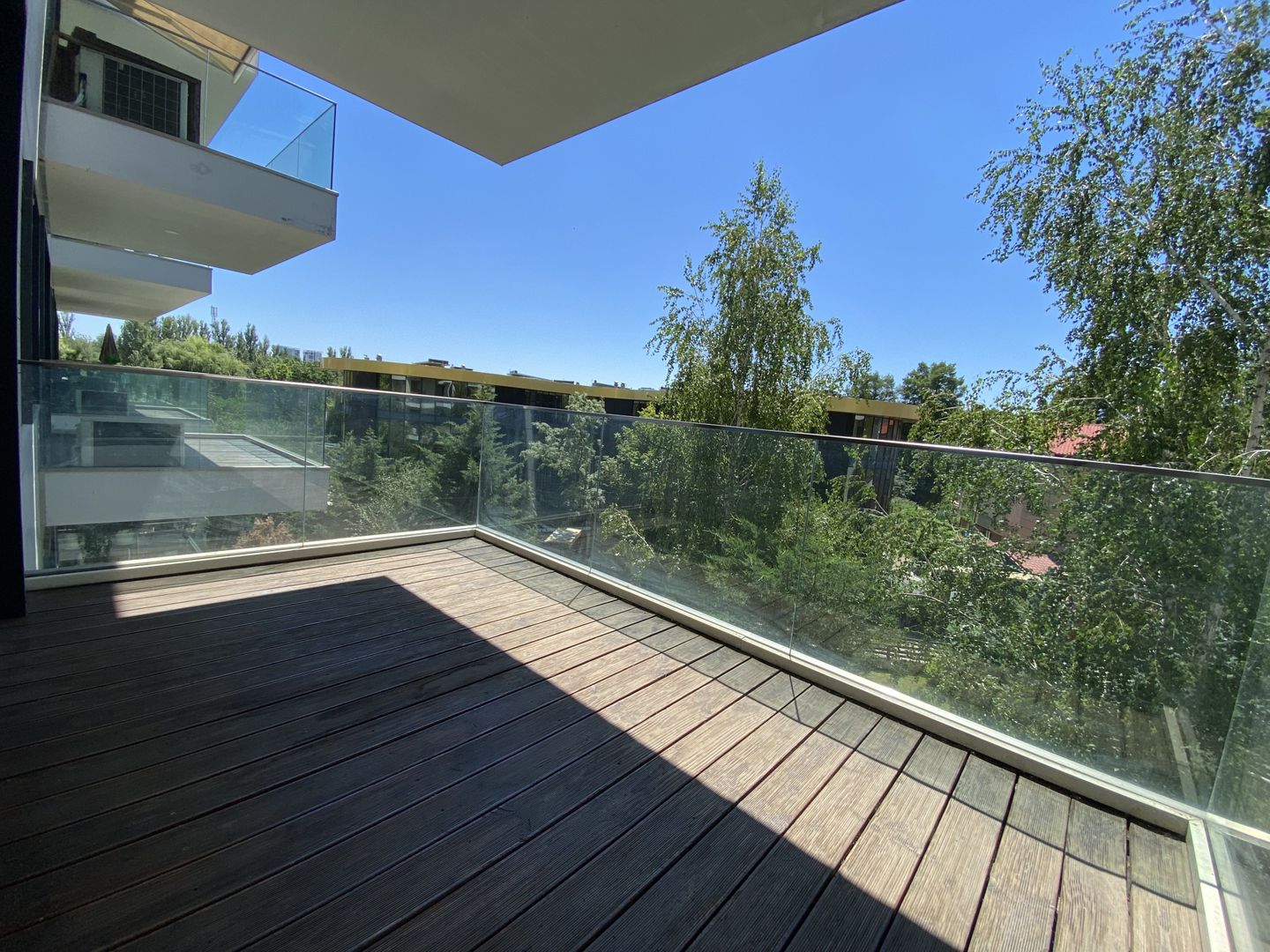 APARTAMENT SUPERB CU 4 DORMITOARE  LA  INCHIRIERE LANGA PARC HERASTRAU - Poză 1