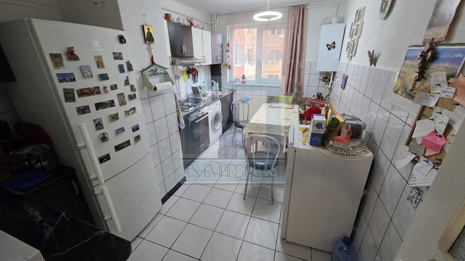 Apartament 3 camere pe Calea Bucuresti - Poză 3