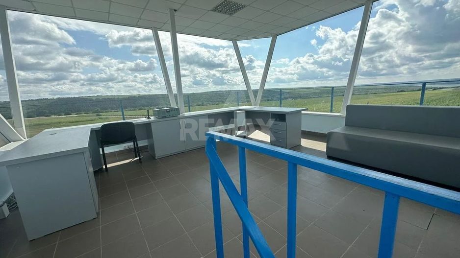 Aerodromul Horesti 24 ha teren + 1400 m2 hangare și 550 m2 cladire administrativa - Poză 18
