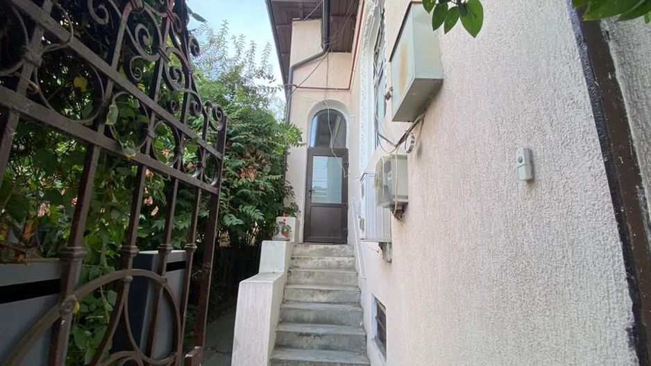 Casa rond Cosbuc (Piata Regina Maria) - Poză 2