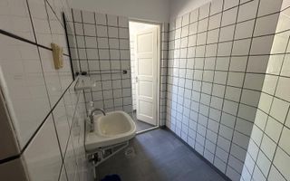 CASA DE INCHIRIAT I CISNADIE I SPATIU EDUCATIONAL - Poză 37