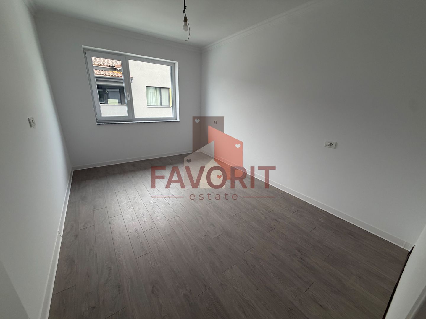 Disponibil imediat. Strada asfaltata. TVA 21% inclus in pret - Poză 8