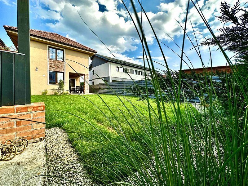 Design modern - casa in Dumbravita - Poză 35