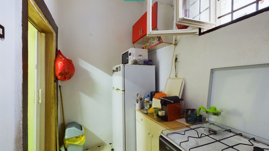 Apartament la casă cu 4 camere în Pârneava - Poză 6