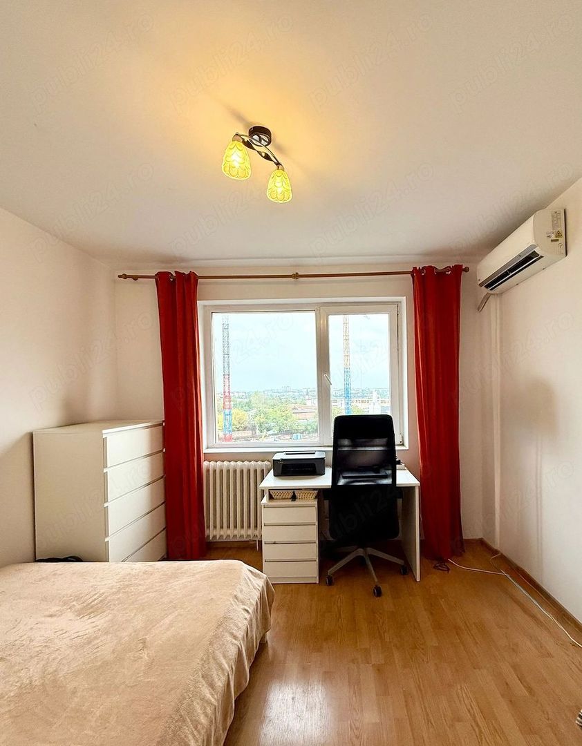 De vânzare 4 camere, spațios, 2 băi, 2 balcoane, lângă Mega Mall - Poză 2
