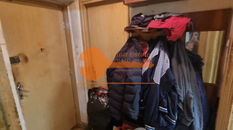 Apartament cu 2 camere zona Giulesti ( Bloc Reabilitat) - Poză 2
