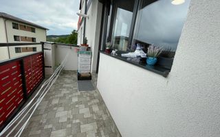 Apartament modern,3 camere, Sub Cetate,Floresti, 2 locuri parcare! - Poză 12