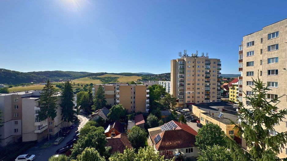 Apartament 2 camere 47,5 M² + balcon 7,5 M² cu priveliste Simeria - Poză 12