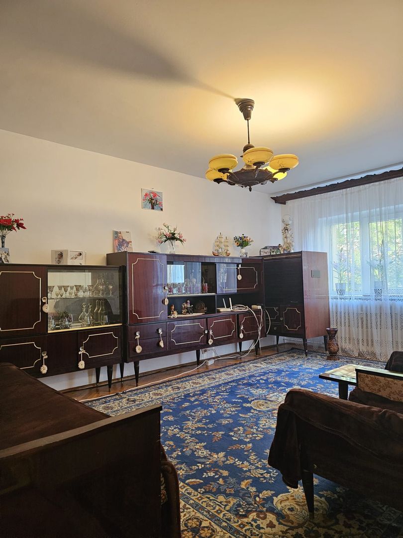 Apartament 3 camere- Lapus, zona Restaurant intim - Poză 3