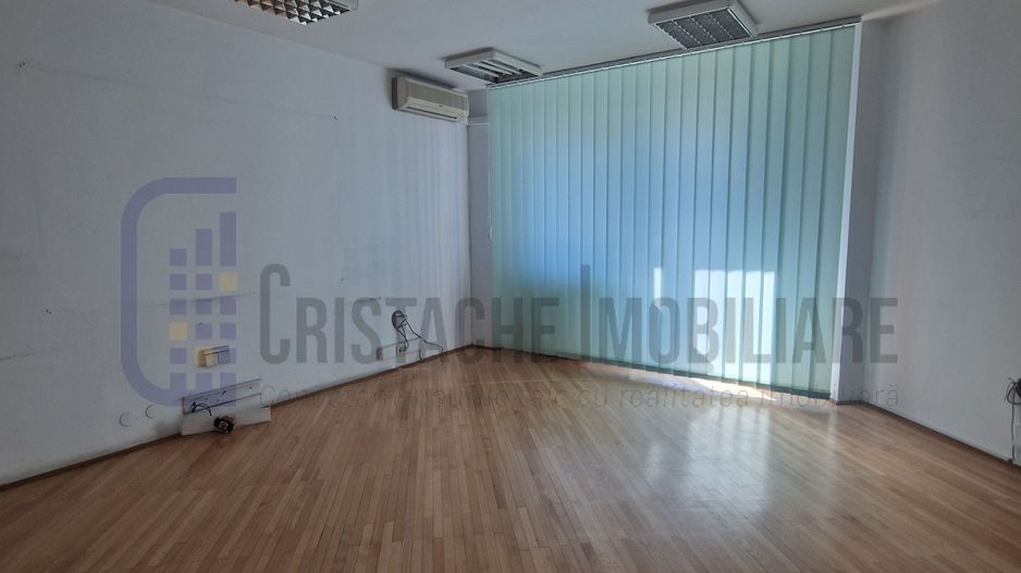 Birou 3 camere, decomandat, nemobilat, Națiunile Unite - Poză 4