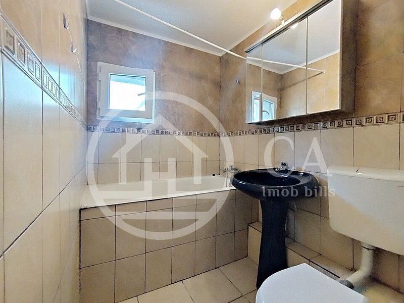 Apartament cu 2 camere de vanzare in zona Rogerius, Oradea - Poză 7