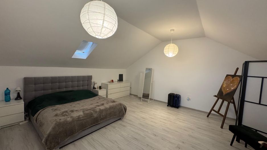 Casă / Vilă cu 3 camere de vânzare în Berceni - Poză 8